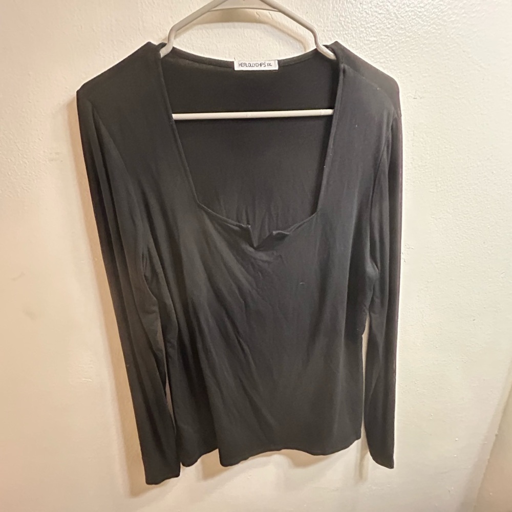 Black Long-Sleeve Scoop Neck Top